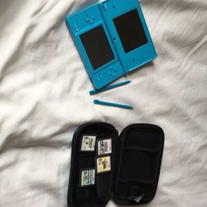 Nintendo DSI with 4 games